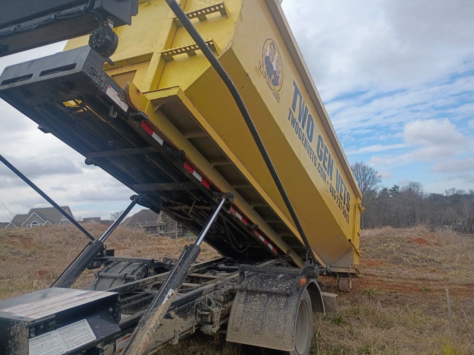 Gallery photos for Efficient Dumpster Rental - Making Your Cleanup Easy: Image #1