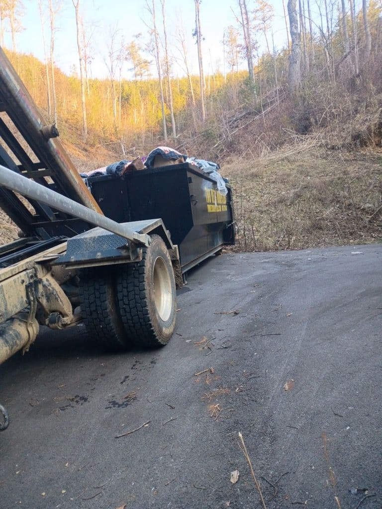 Gallery photos for Reliable Dumpster Rentals Available in Sevierville: Image #3