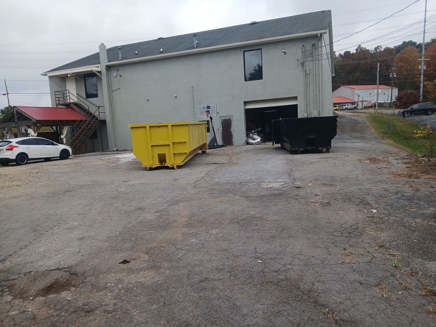 Featured post - The Maryville Roofer's Checklist: Choosing the Right Dumpster Size for Every Job